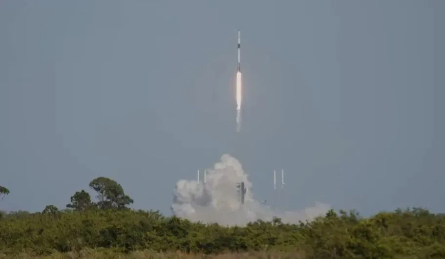 spacex-zapustyv-23-suputnyky-starlink-na-falcon-9-z-mysu-kanaveral