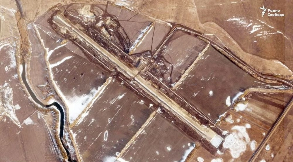 Russia is building an airfield 75 km from the Ukrainian border