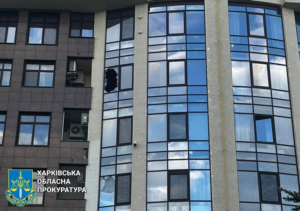 Air strike on Kharkiv: a man is wounded, residential buildings are damaged