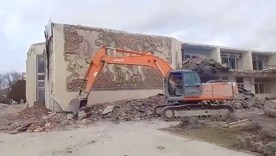 В окупованій Євпаторії росіяни знищили унікальну мозаїку "Гуцульський танок" - КРЦ