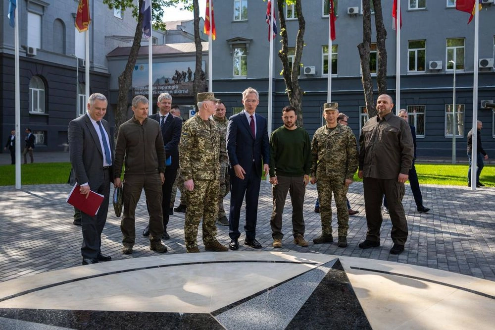Сирский прокомментировал визит главы НАТО Столтенберга в Киев