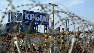 Explosions in Crimea near Simferopol: occupants block traffic on the Crimean bridge