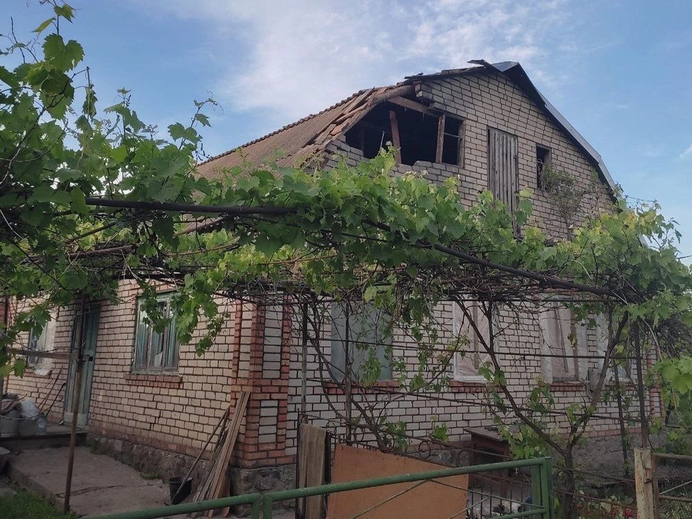 Occupants attacked Nikopol district in the evening: residential buildings damaged