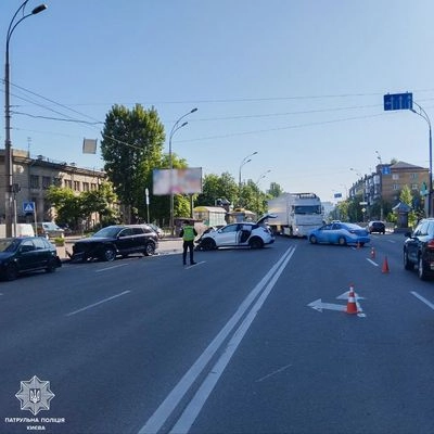 An accident occurs on Vasylkivska Street in Kyiv: traffic is hampered