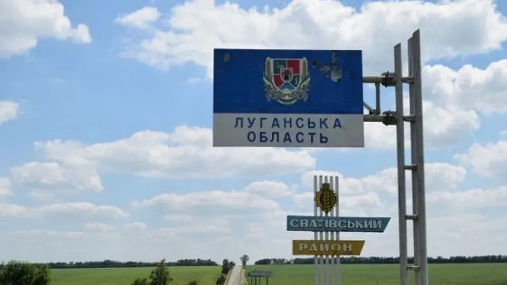men-are-registered-for-military-service-at-the-entrance-to-occupied-sievierodonetsk-rma