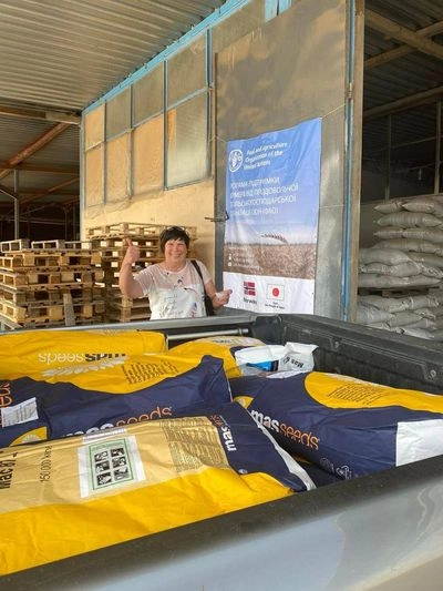 Kherson farmers receive sowing grain from international partners
