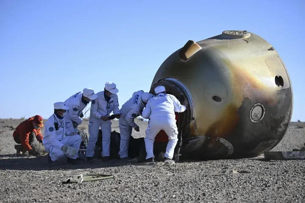 chinese-astronauts-return-to-earth-after-6-months-on-the-space-station