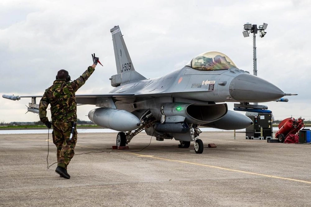Ukrainian pilots prepare to fly F-16 fighter jets in Denmark