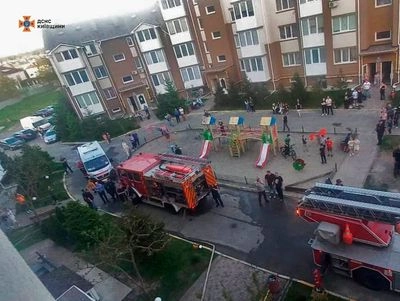A fire broke out in a residential building in Kyiv region: two people were injured
