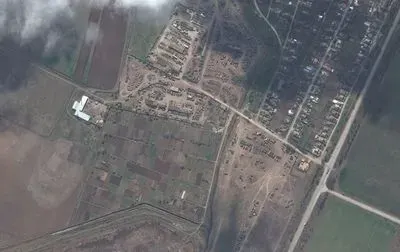 Satellite images of the aftermath of the strikes on the Russian military airfield in Dzhankoy were shown online