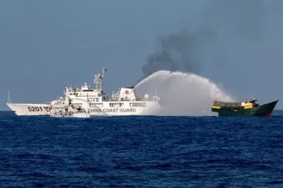 Филиппины вызывают посла Китая после применения водометов против филиппинских катеров в Южно-Китайском море