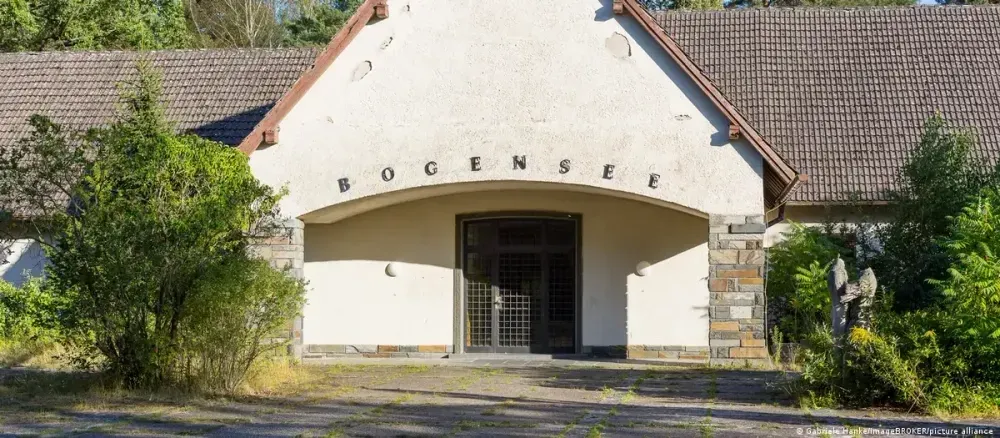 Berlin offers to transfer Goebbels' former villa to new owners willing to restore and maintain the complex free of charge