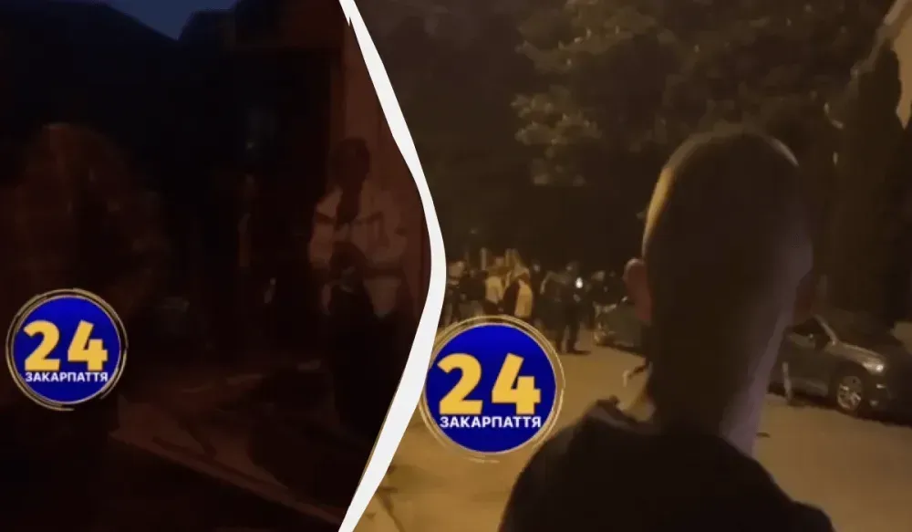 На Закарпатті група ромів блокувала військкомат через мобілізацію односельця, на відео з місця події чутно постріли