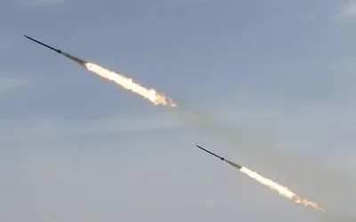 Воздушные Силы предупреждают об угрозе баллистических ракет с востока