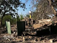 В Дружковке Донецкой области спасатели изъяли из-под завалов разрушенного дома тело погибшего мужчины