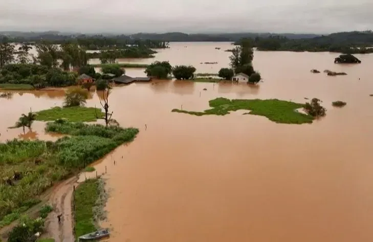 Более 50 человек погибли из-за наводнения в Бразилии