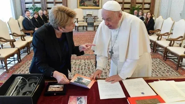Президент Швейцарии обсудила с Папой войну в Украине и пригласила Ватикан на Глобальный саммит мира