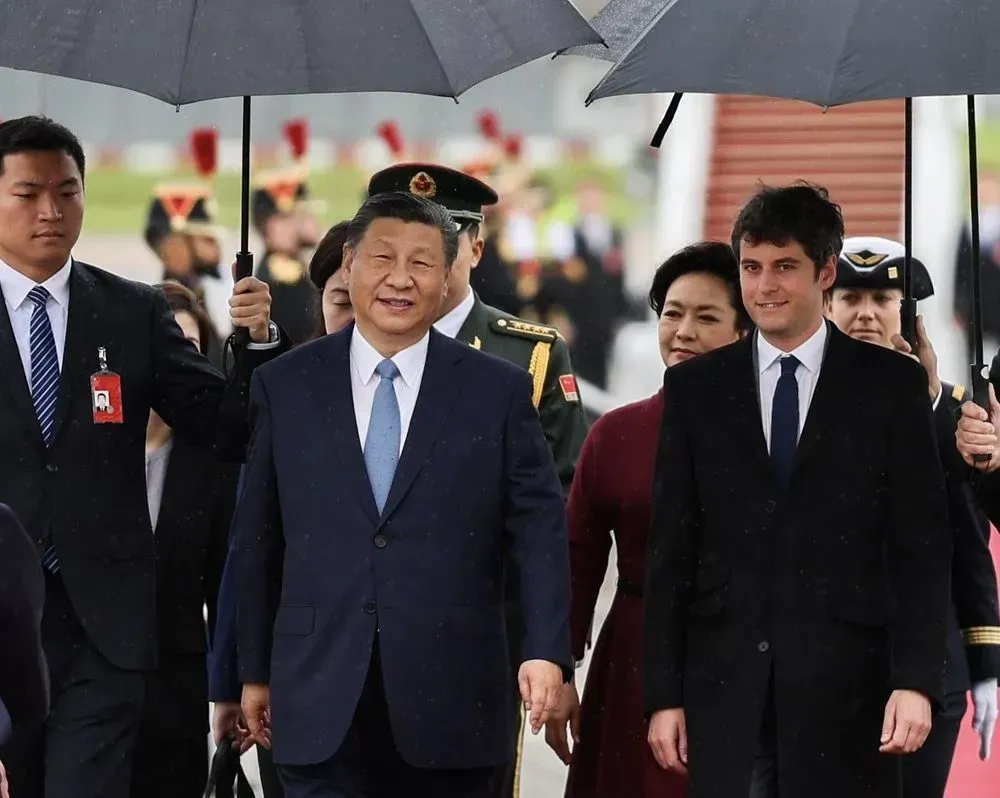 Глава Китаю Сі Цзіньпін готовий співпрацювати з Францією та міжнародною спільнотою для пошуку шляхів врегулювання "кризи" в Україні