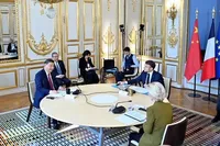 Сі Цзіньпін провів переговори з Макроном та фон дер Ляєн: голова Єврокомісії говорила про війну рф проти України