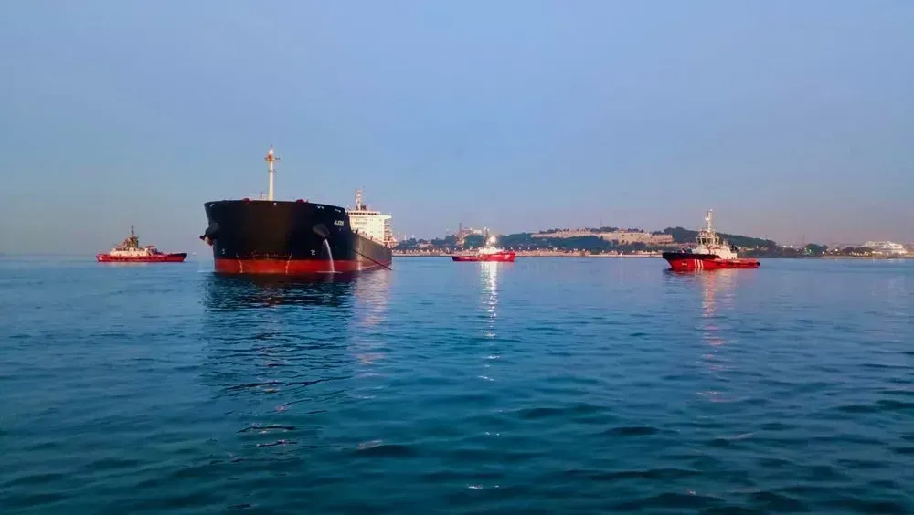 it-was-heading-from-ukraine-to-egypt-a-cargo-ship-ran-aground-and-stopped-traffic-in-the-bosphorus