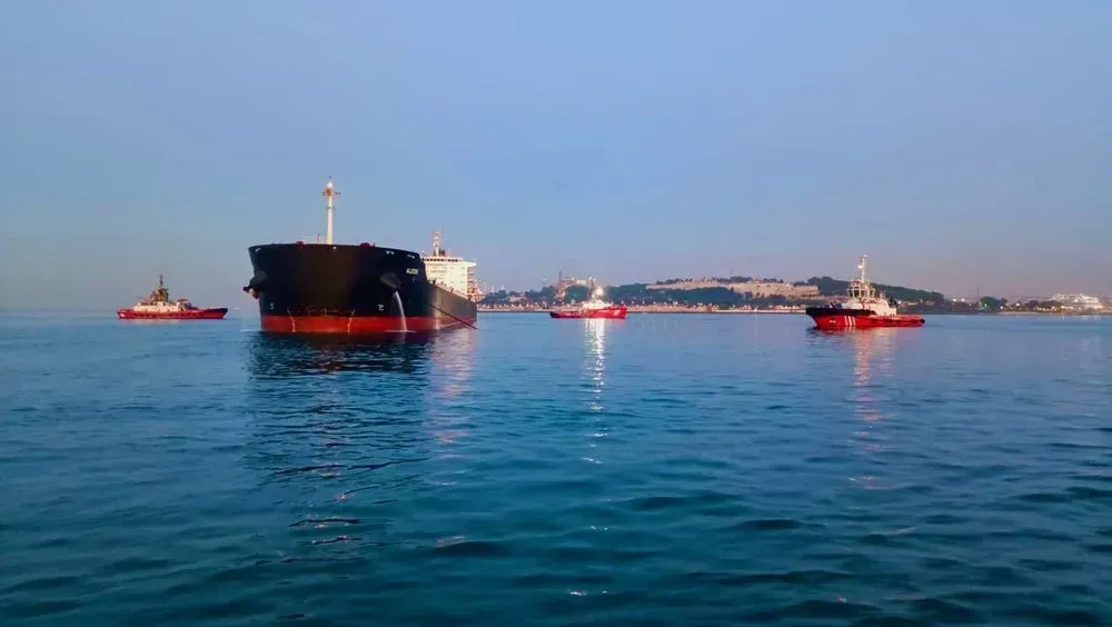 "It was heading from Ukraine to Egypt": a cargo ship ran aground and stopped traffic in the Bosphorus