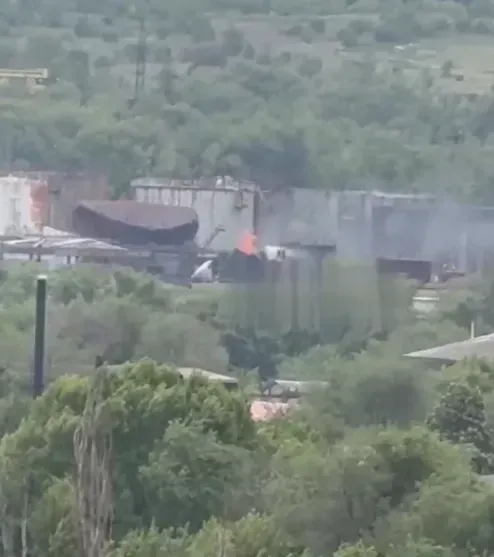 oil-depot-on-fire-in-luhansk-since-evening-occupants-infrastructure-destroyed-rma