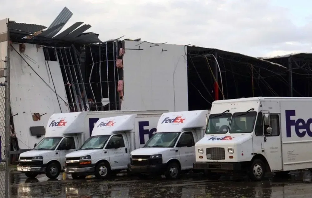 two-tornadoes-hit-michigan-destroying-buildings-including-a-fedex-office