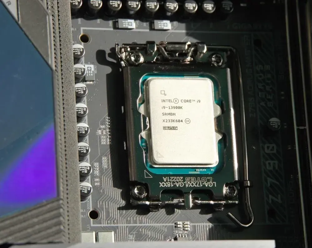 intel-and-motherboard-makers-do-not-agree-on-how-to-stabilize-the-i9-processor