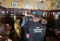 Law enforcers expose four men who offered SBU colonel a million-dollar bribe