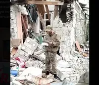 Військові зс рф записали на відео свій грабіж в розбитих українських будинках під Авдіївкою