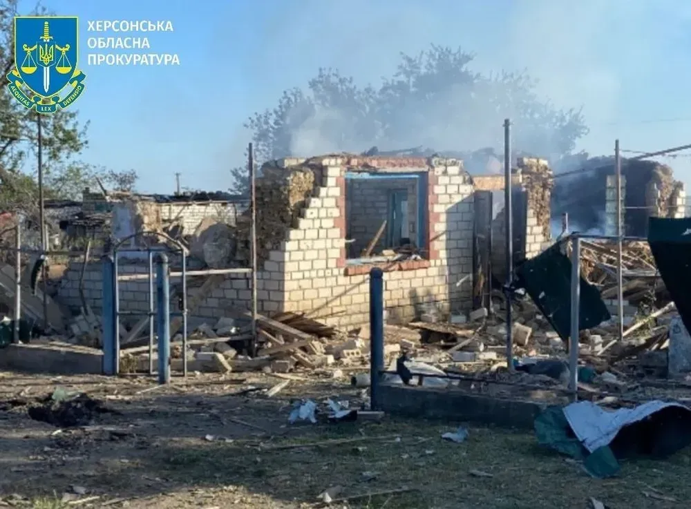 russian-airstrike-kills-man-and-wounds-woman-in-kherson-region-consequences-shown