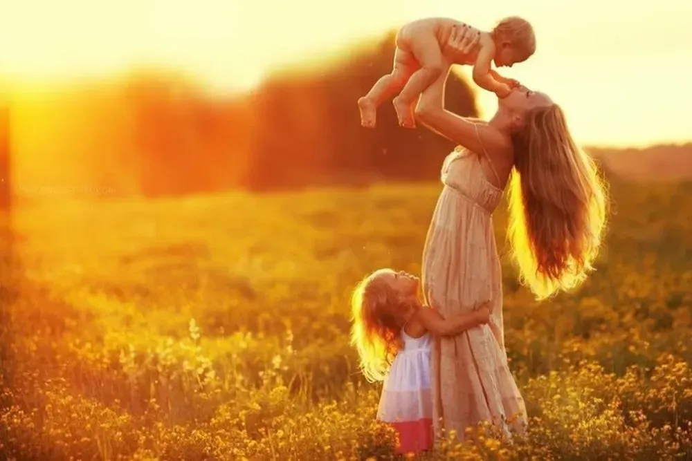 mothers-day-in-ukraine-international-nurses-day-world-plant-health-day-what-else-can-be-celebrated-on-may-12