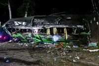 В Индонезии автобус с учениками попал в ДТП: по меньшей мере 11 человек погибли