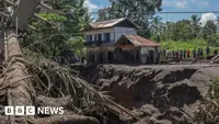 Наводнения и холодная лава с вулкана Марапи унесли жизни 37 человек в Индонезии