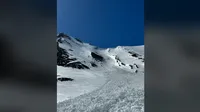 Skier dies in an avalanche in the mountains in the United States