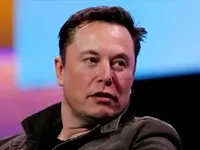 Маск уволил почти всю команду Tesla Supercharger после ссоры с топ-менеджером - Reuters