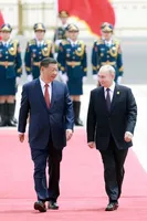 Xi Jinping and Putin sign a statement on deepening relations