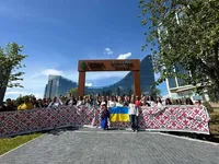 Украинские дипломатические учреждения празднуют День вышиванки по всему миру