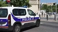 He tried to set fire to a synagogue: police shot dead an armed man in France