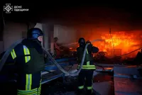 российский удар по Одессе: спасатели показали фото последствий атаки