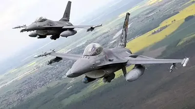 Zelenskiy says the first F-16s will not play a key role