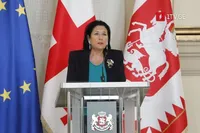 Президент Грузии ветировал закон об "иноагентах", назвав его препятствием на пути в ЕС