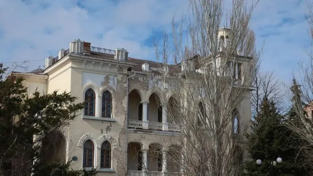 The occupation authorities of Crimea put up for auction three historical dachas