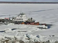 Failed to cope with ice drift: two motor ships sank in Russia