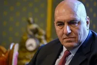 Министр обороны Италии госпитализирован из-за проблем с сердцем