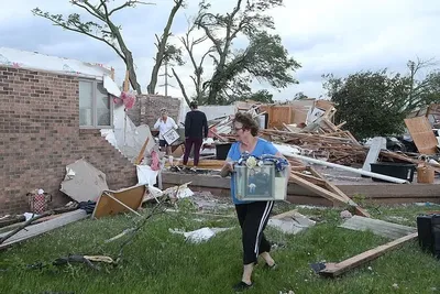 In Serbia, heavy winds and thunderstorms, in the north of the country, a person was killed in a car