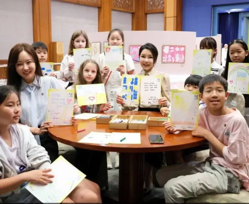 the-official-presentation-of-the-exhibition-of-drawings-by-ukrainian-children-took-place-in-the-republic-of-korea
