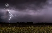 “Yellow” danger level: Ukrainians warned of thunderstorms with squalls