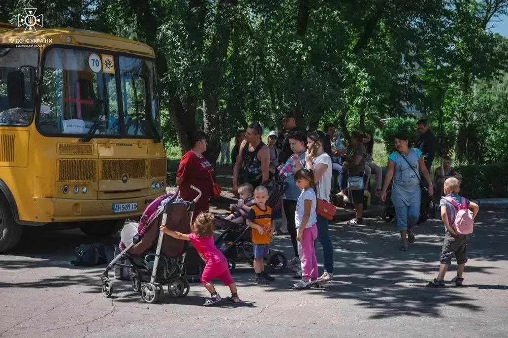 Syniehubov on the forced evacuation of children from the border area of Kharkiv region: “We have already evacuated about 70 families”