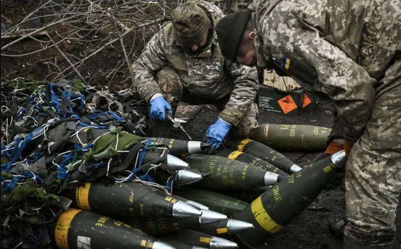 rf-proizvodit-artilleriiskie-snaryadi-vtroe-bistree-chem-zapadnie-soyuzniki-ukraini-sky-news